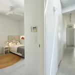 Stunning New With Great Pool Area, Magnificent Panoramic Sea View - Paros 빌라 *