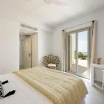 빌라 Stunning New With Great Pool Area, Magnificent Panoramic Sea View - Paros *