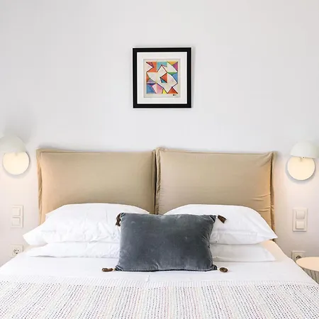 Stunning New With Great Pool Area, Magnificent Panoramic Sea View - Paros Vila Angairiá